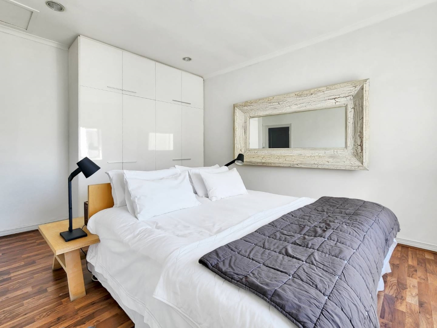 1 Bedroom Property for Sale in Sea Point Western Cape